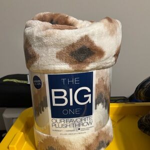 The Big One Plush Throw in Brown and Cream